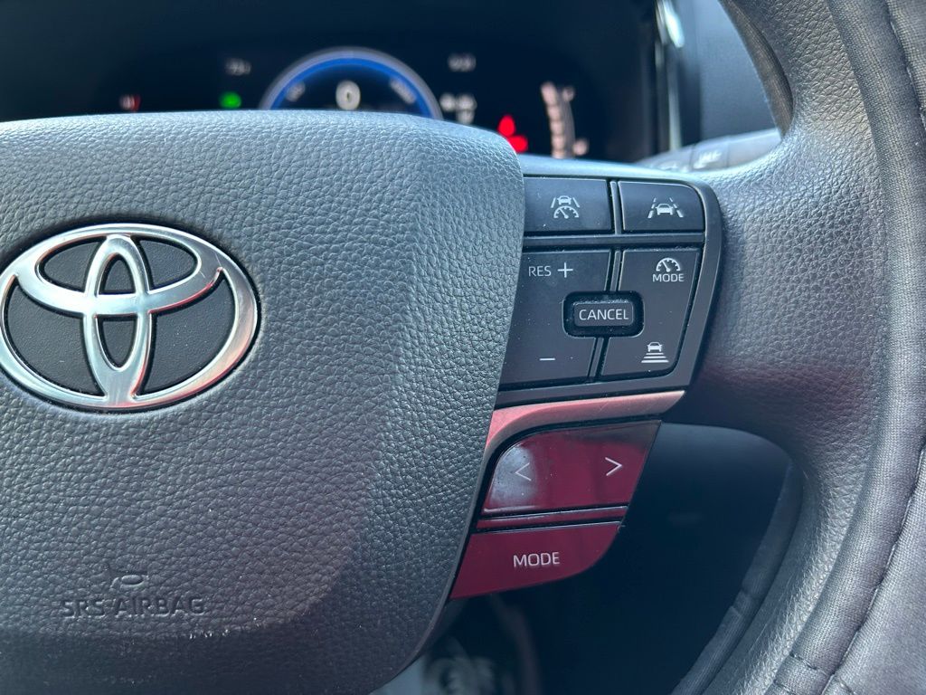 Thumbnail: 2025 Toyota Camry - 17