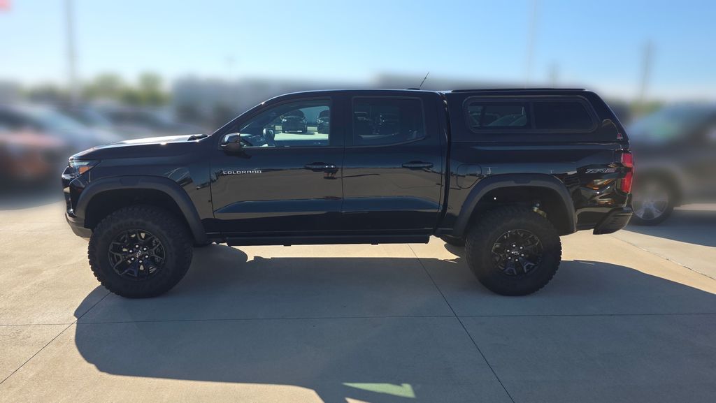 Used 2024 Chevrolet Colorado ZR2 with VIN 1GCPTFEK0R1318484 for sale in Kansas City