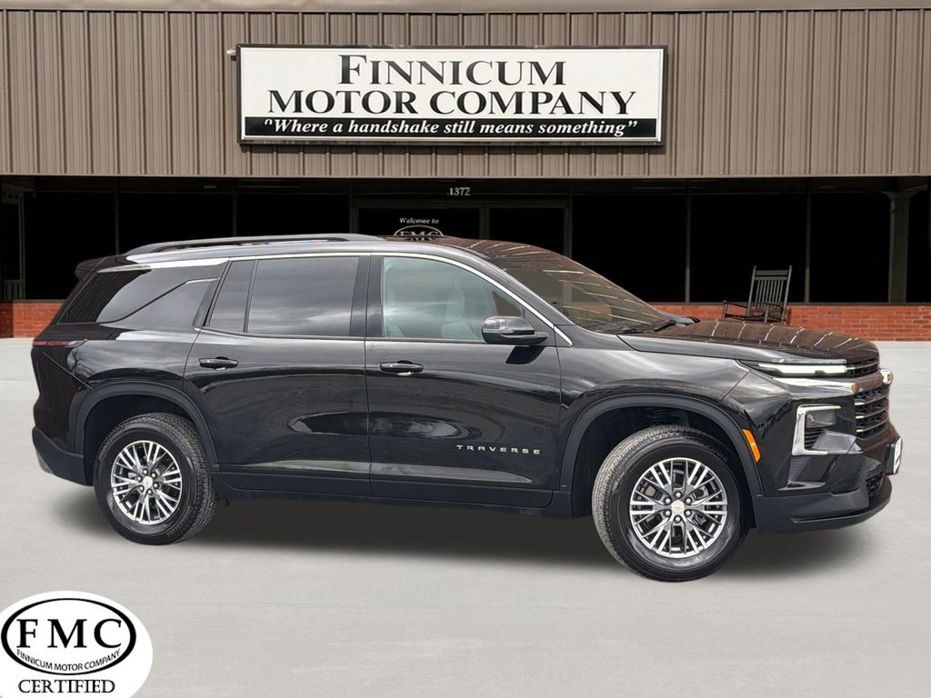 Mosaic Black Metallic 2025 Chevrolet Traverse LT FWD SUV / Crossover Front-Wheel Drive 8-Speed Automatic