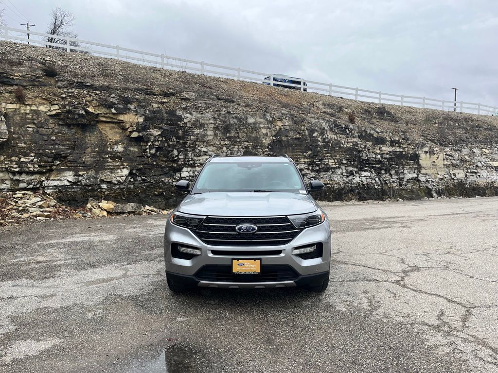 View vehicle photo 7