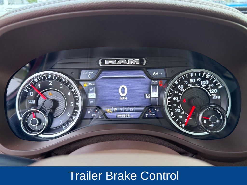 2019 Ram 1500 Laramie Crew Cab 4x4 5'7" Box