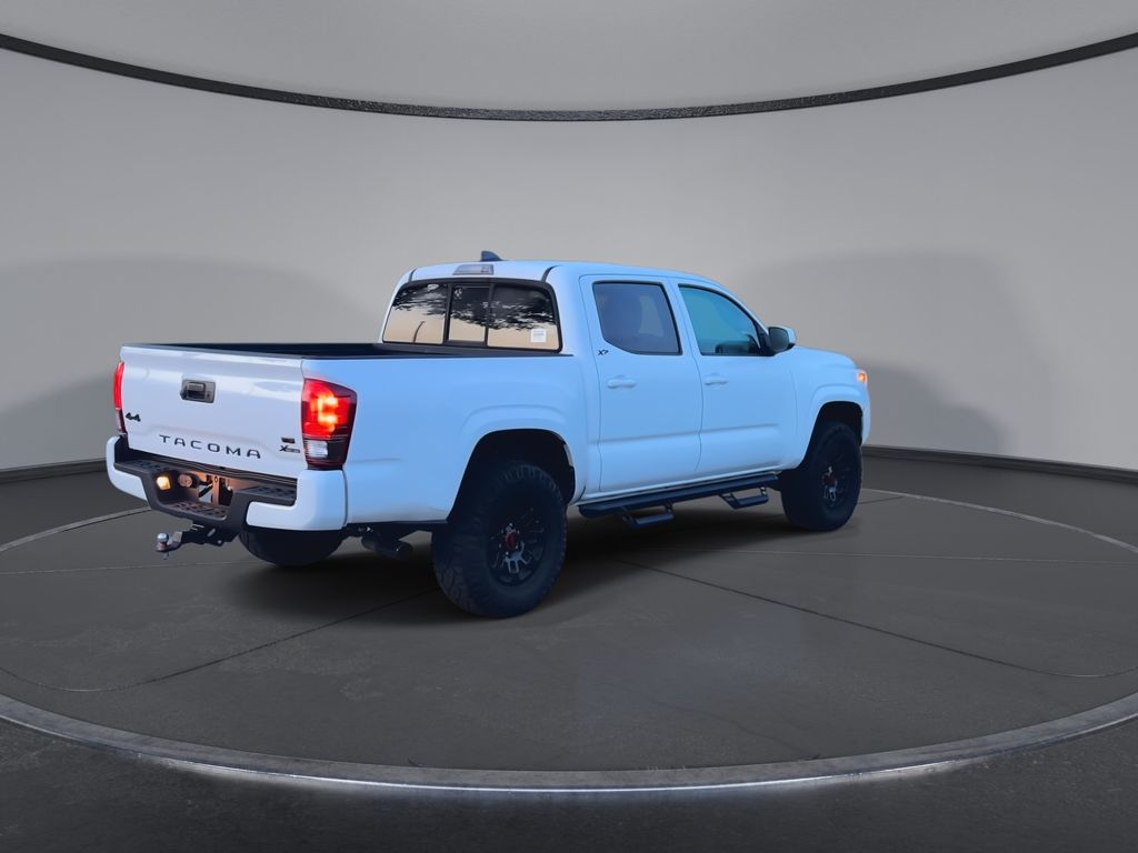 Thumbnail: 2022 Toyota Tacoma - 8