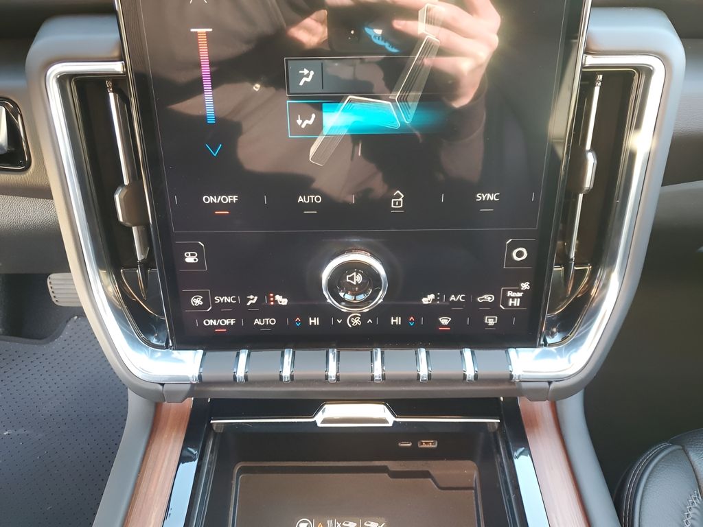 Used Car 2025 Gmc Yukon  Denali For Sale Under $80,000 In Austin, Texas