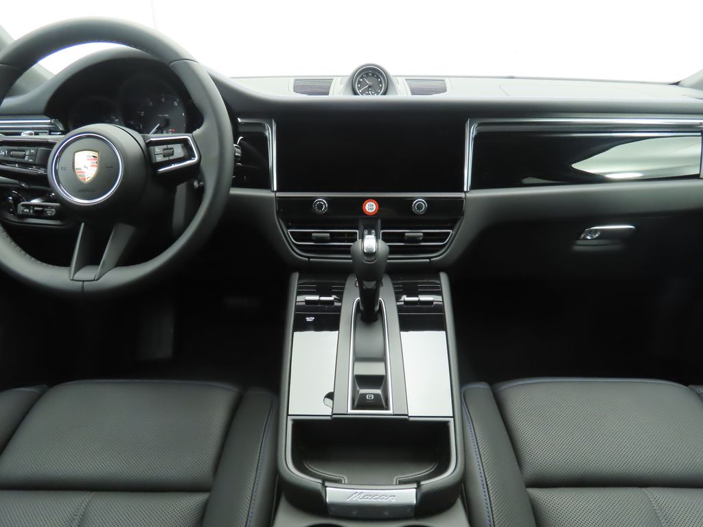 Thumbnail: 2025 Porsche Macan - 16