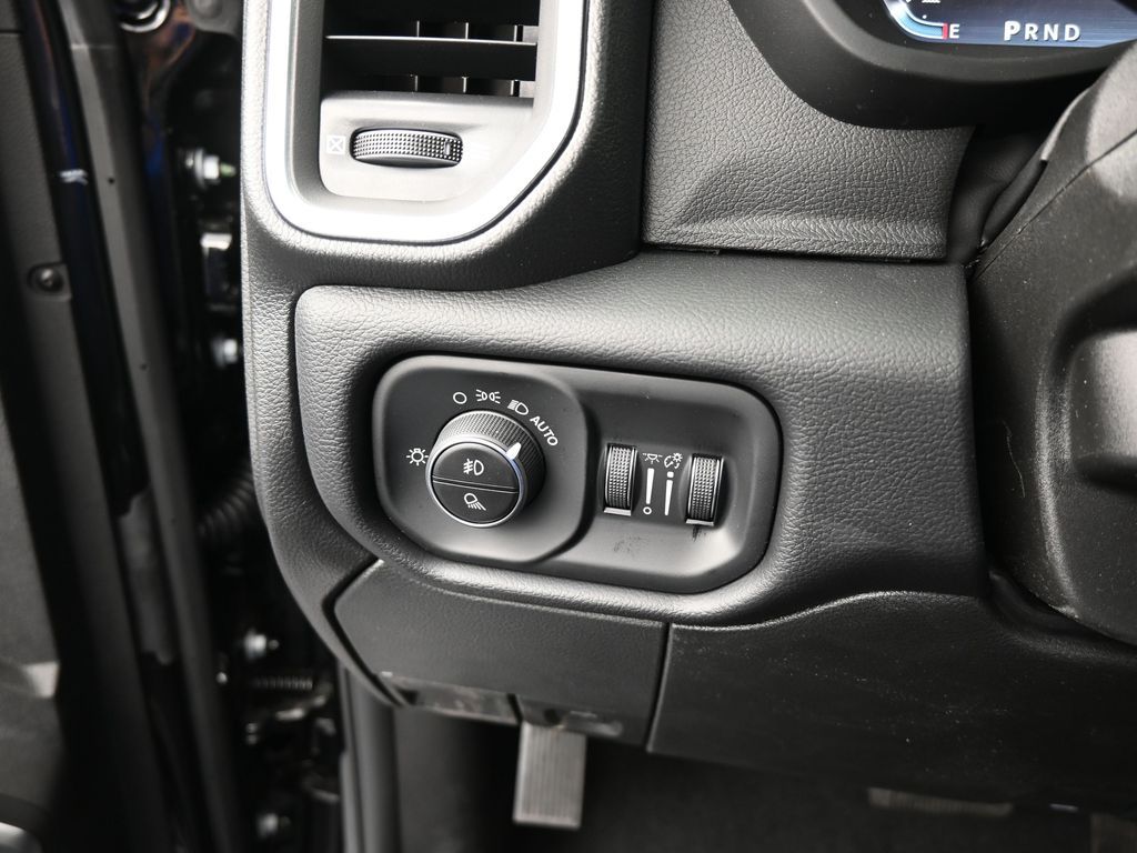 New 2026 Diamond Black Crystal Pearlcoat Ram Laramie image 26