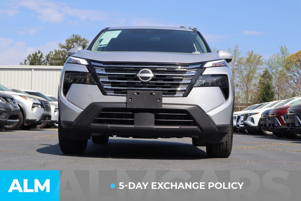 Used 2025 Silver Nissan SV image 4