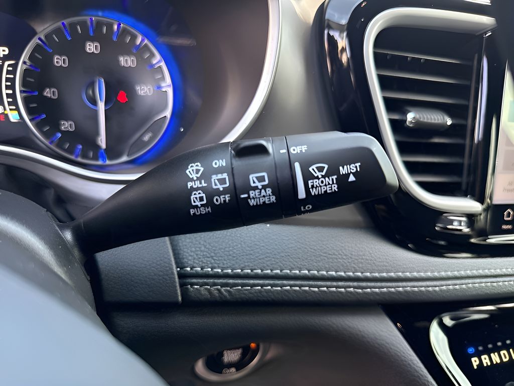 2025 Chrysler Pacifica Select - Photo 28