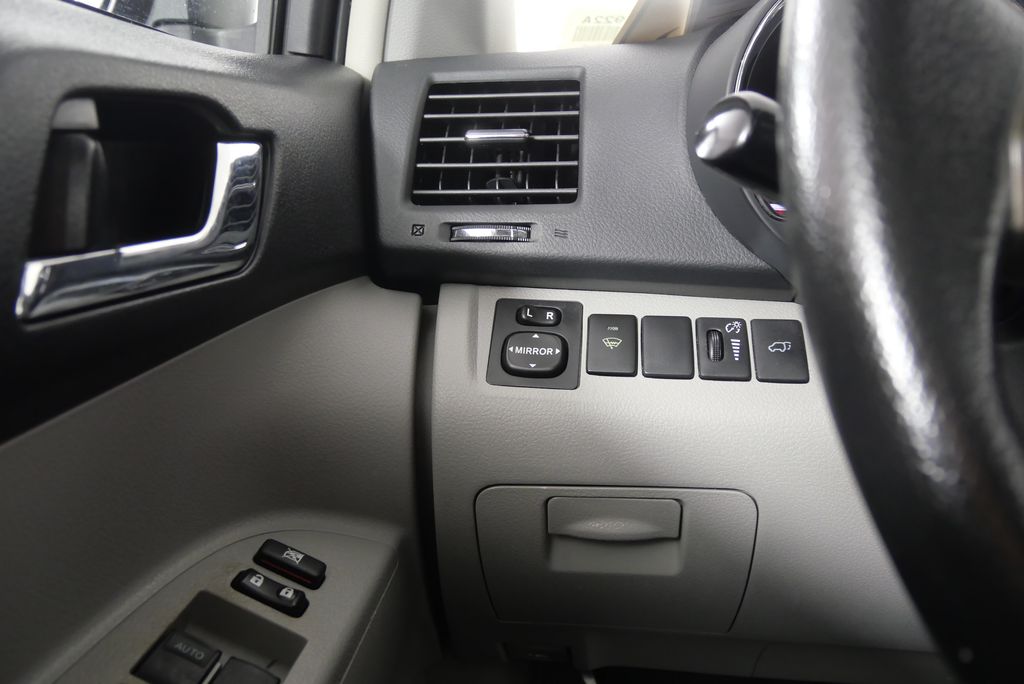 2010 Toyota Highlander Limited 18