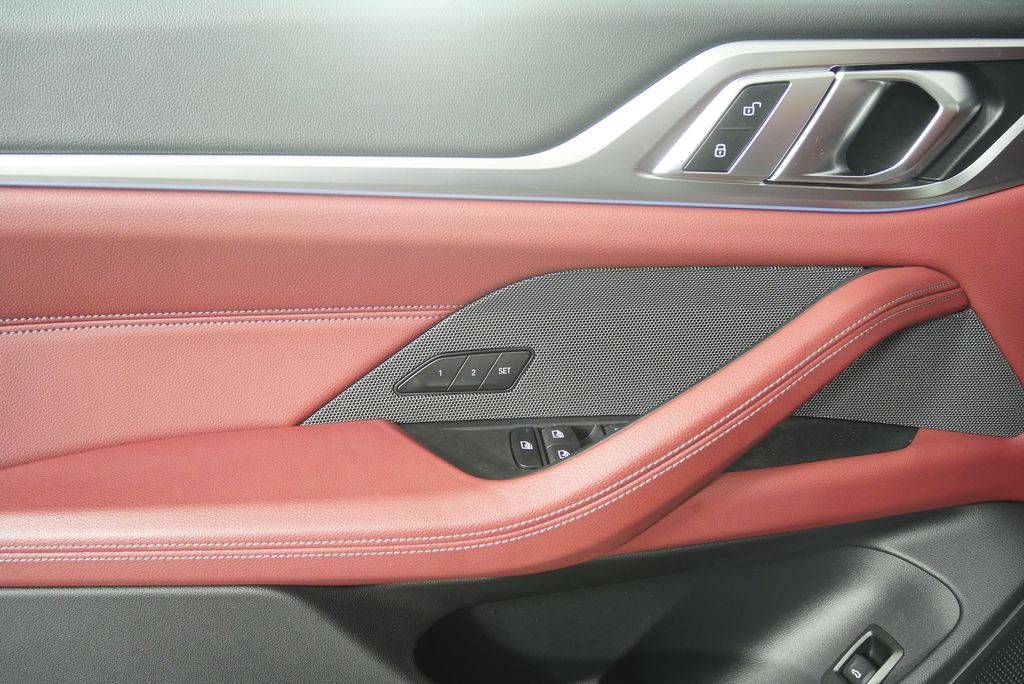 Thumbnail: 2022 BMW i4 - 10