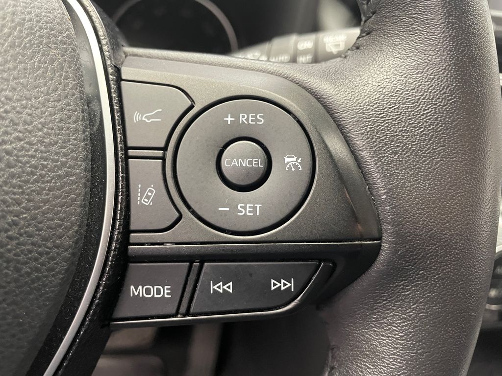 2021 Toyota RAV4 XLE Premium 23