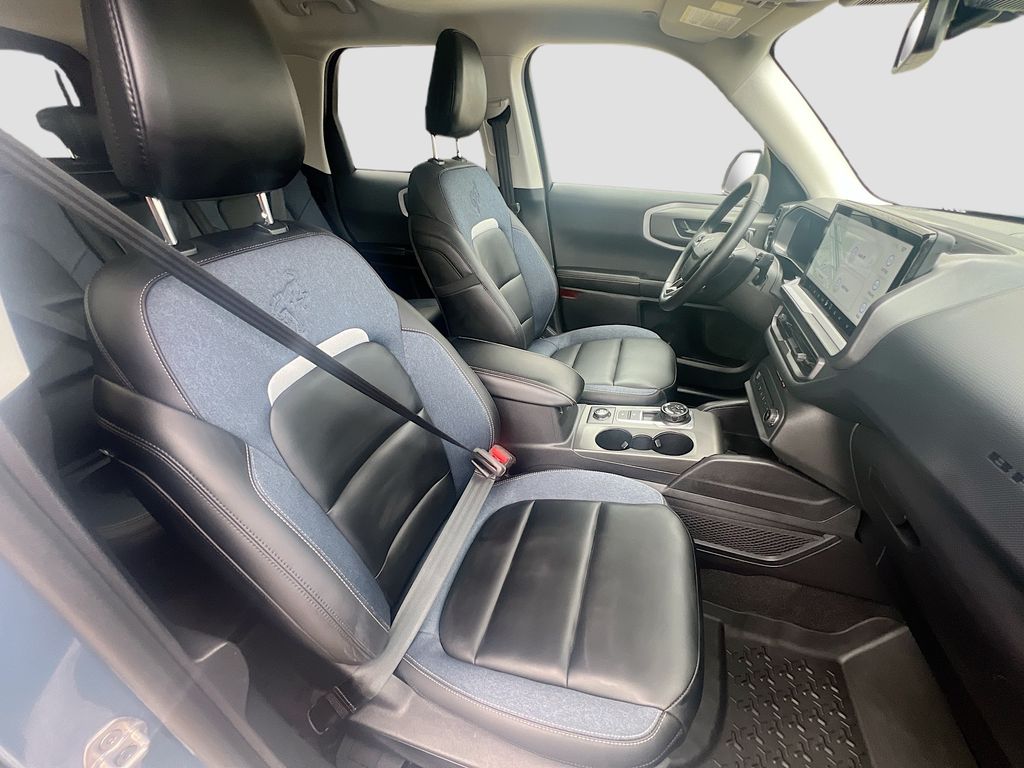 Used 2025 Gray Ford Outer Banks image 29