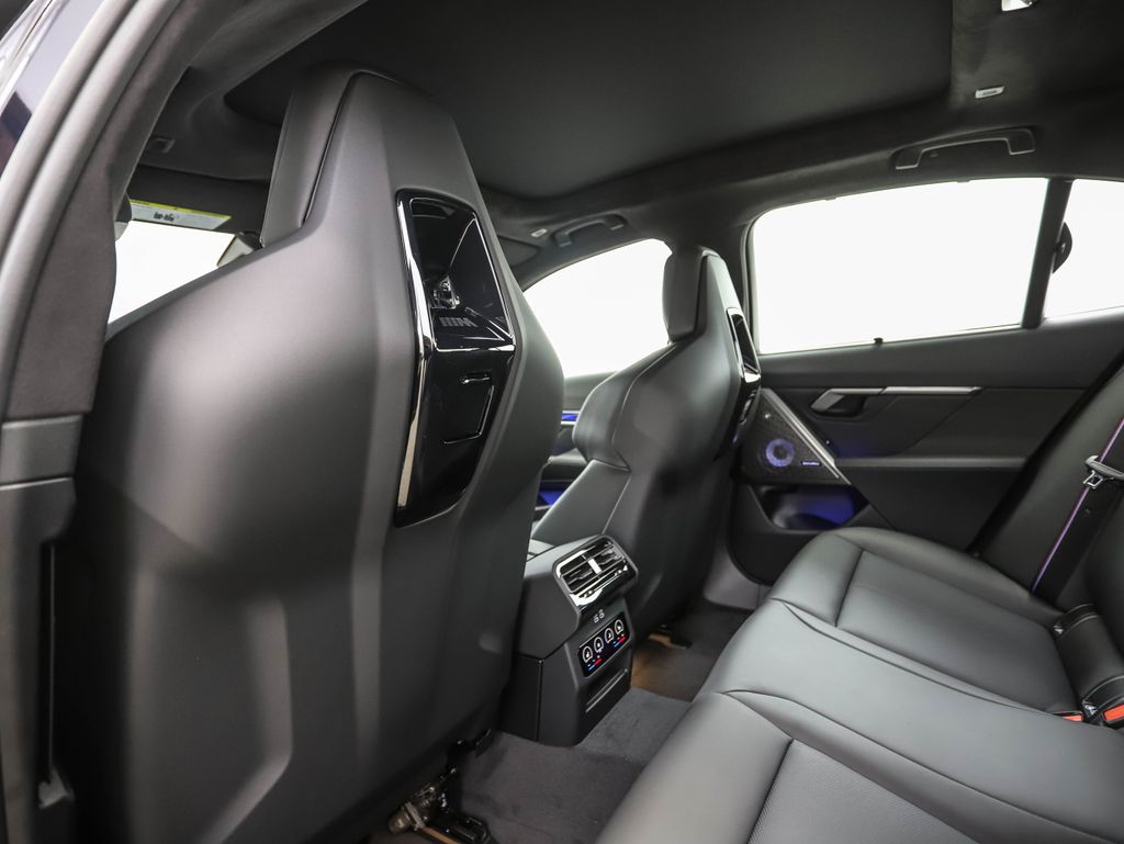 2025 BMW M5 Base 19