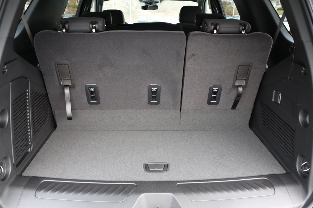 2025 Chevrolet Tahoe LS photo