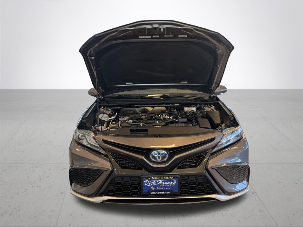 2021 Toyota Camry Hybrid XSE
