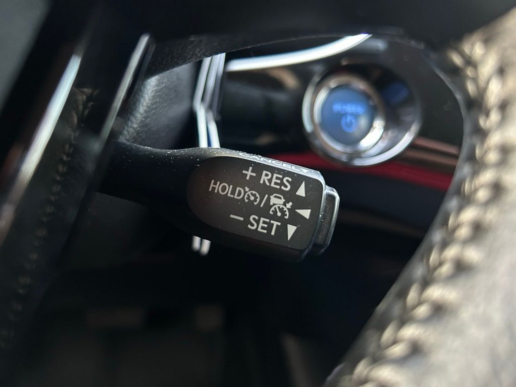 2022 Toyota Prius Limited 21