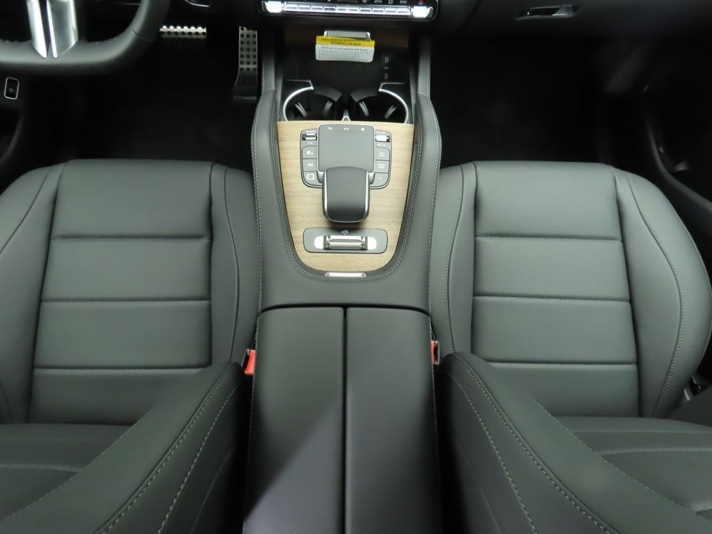 2025 Mercedes-Benz GLS 450 4MATIC 18