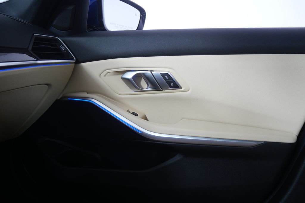 Thumbnail: 2020 BMW 3 Series - 24