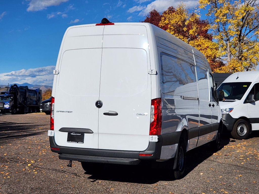 2024 Mercedes-Benz Sprinter 3500 Cargo 170 WB 5