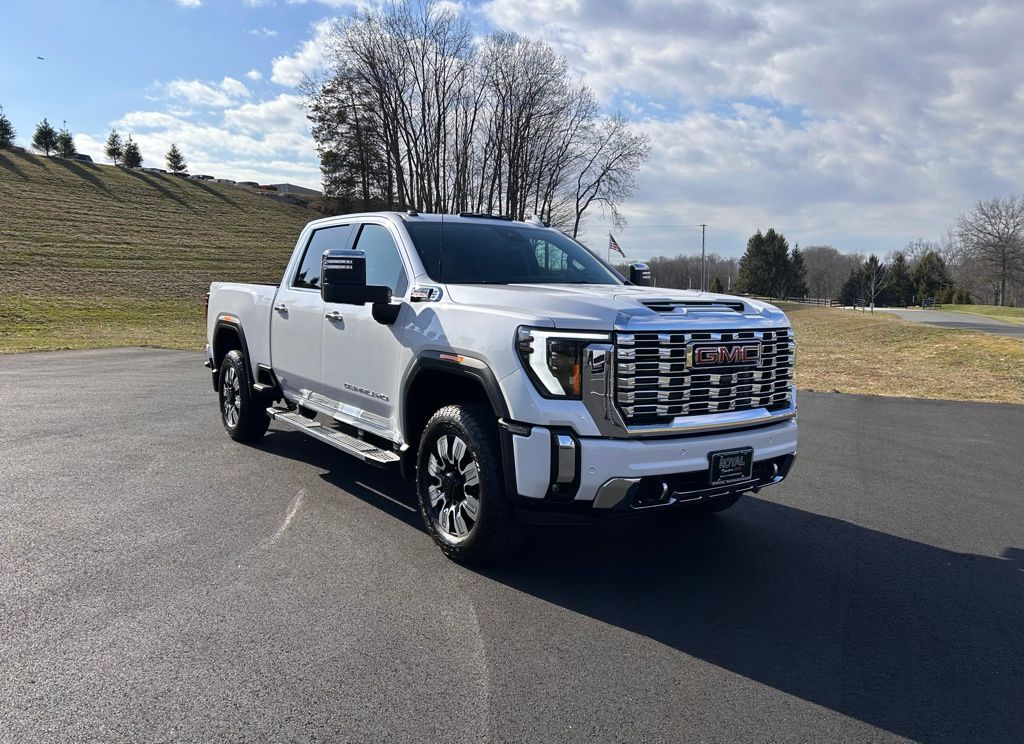2025 GMC Sierra 2500HD Denali Crew Cab 4WD