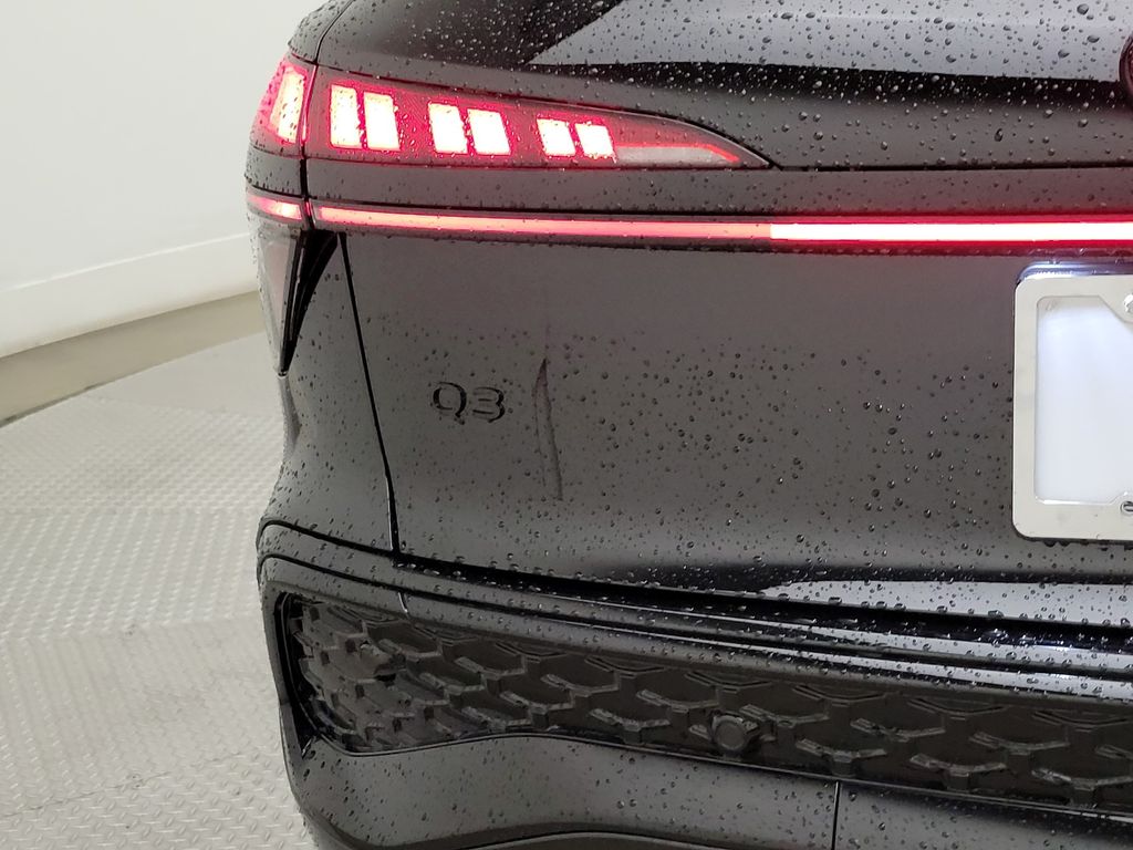 Thumbnail: 2026 Audi Q3 - 9