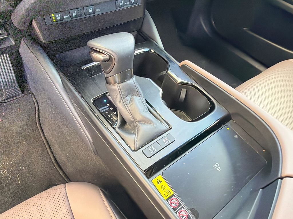Thumbnail: 2024 Lexus ES - 20