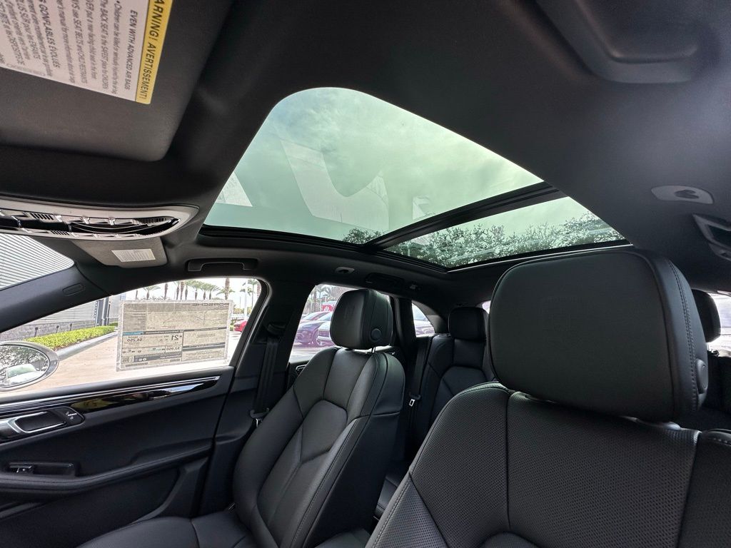 Thumbnail: 2026 Porsche Macan - 24