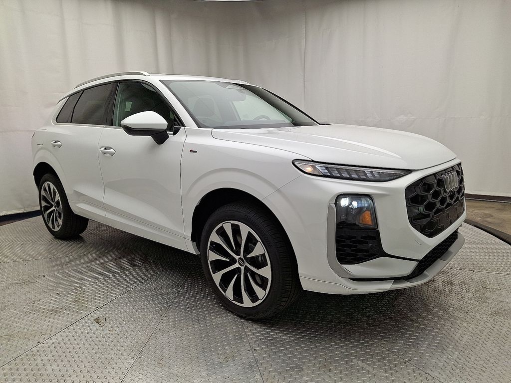 Thumbnail: 2026 Audi Q3 - 2