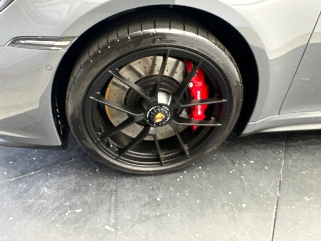 Thumbnail: 2025 Porsche 911 - 14
