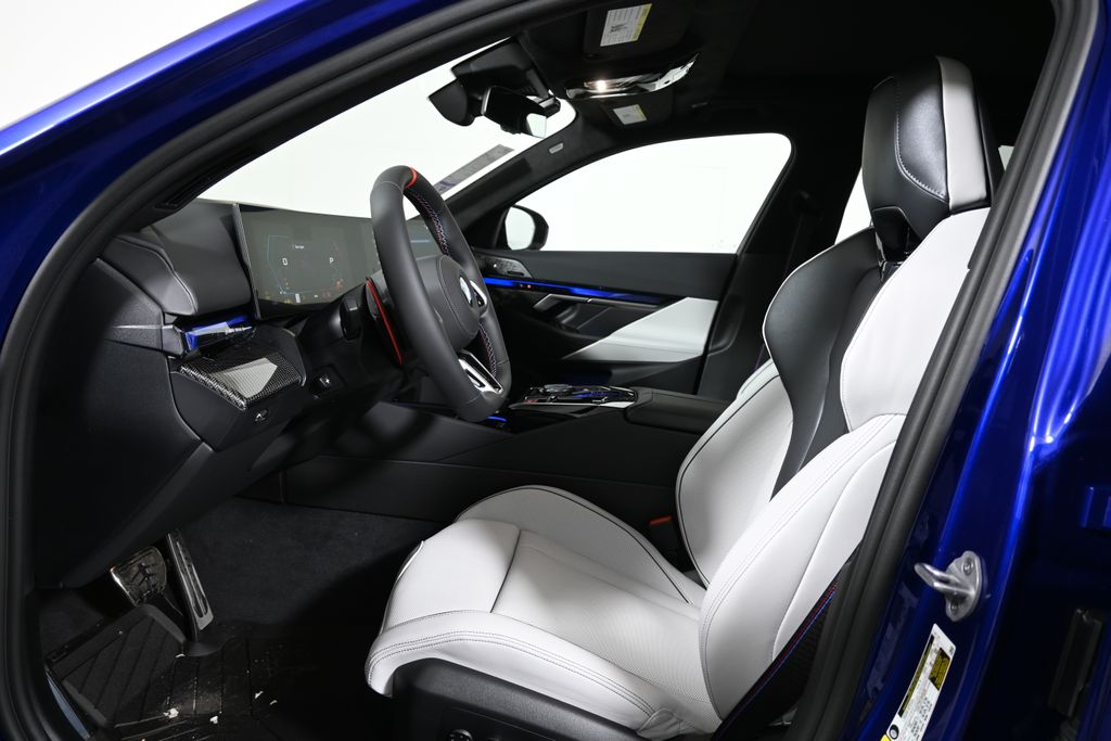 Thumbnail: 2026 BMW M5 - 3