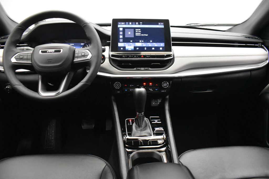 2024 Jeep Compass Limited 27