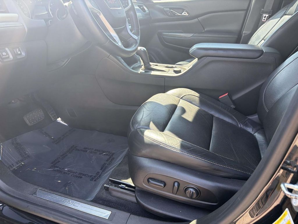 Used 2017 Black GMC SLT-2 image 13