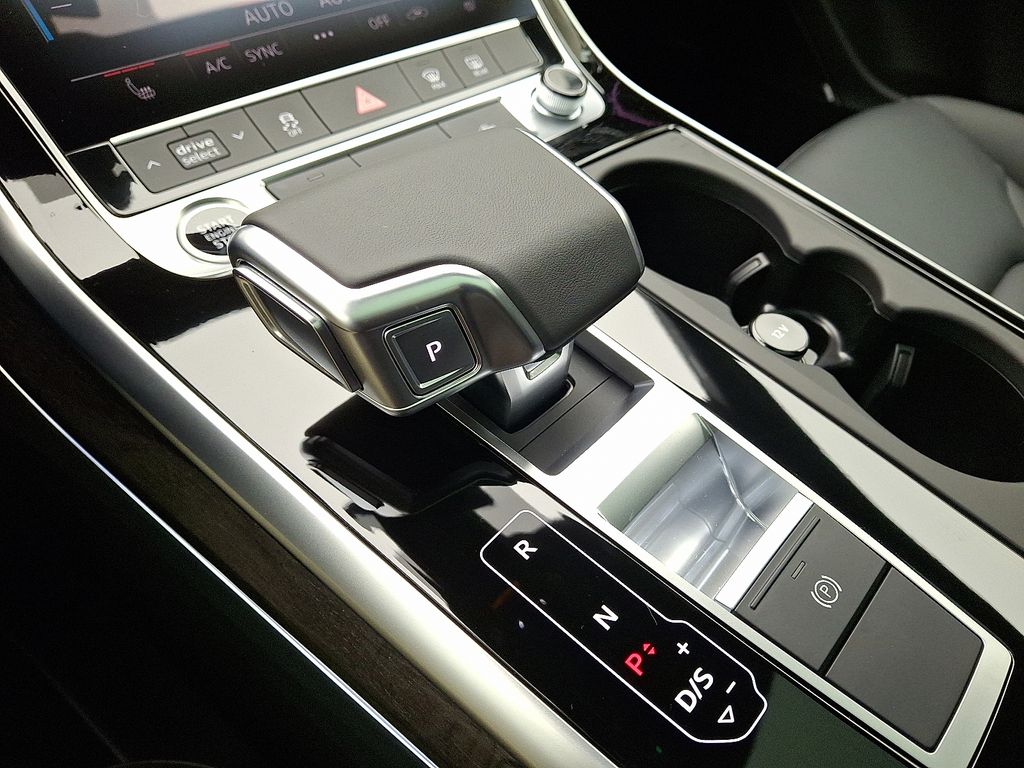 Thumbnail: 2026 Audi Q7 - 10