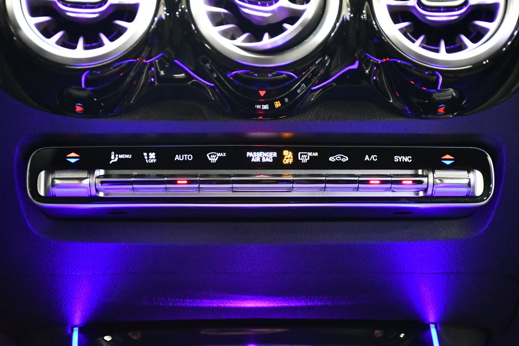 Thumbnail: 2022 Mercedes-Benz GLB - 28