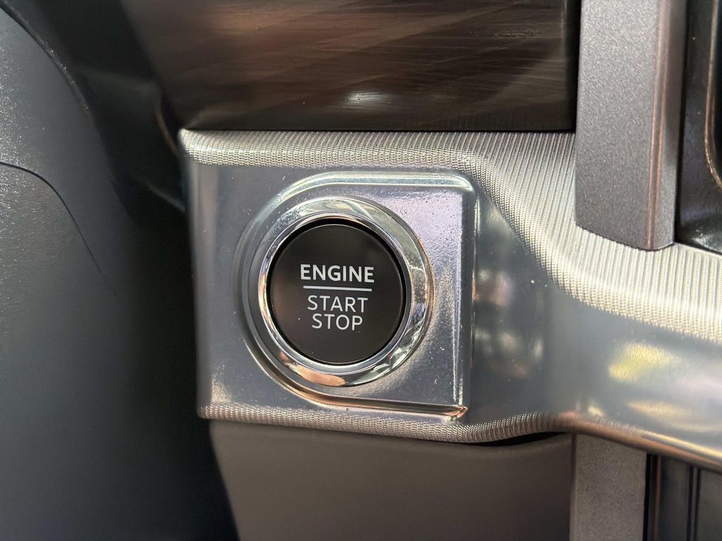 Used 2025 Ford F-150 Lariat 4D SuperCrew