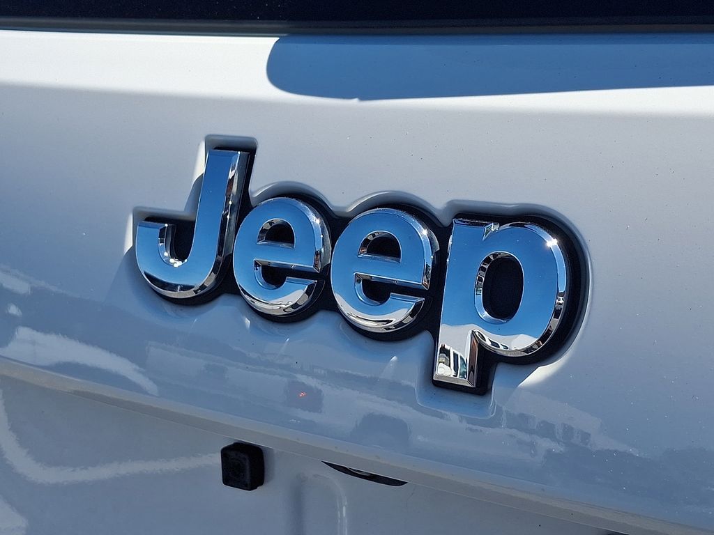 2015 Jeep Grand Cherokee Limited White at Bob Ruth Ford