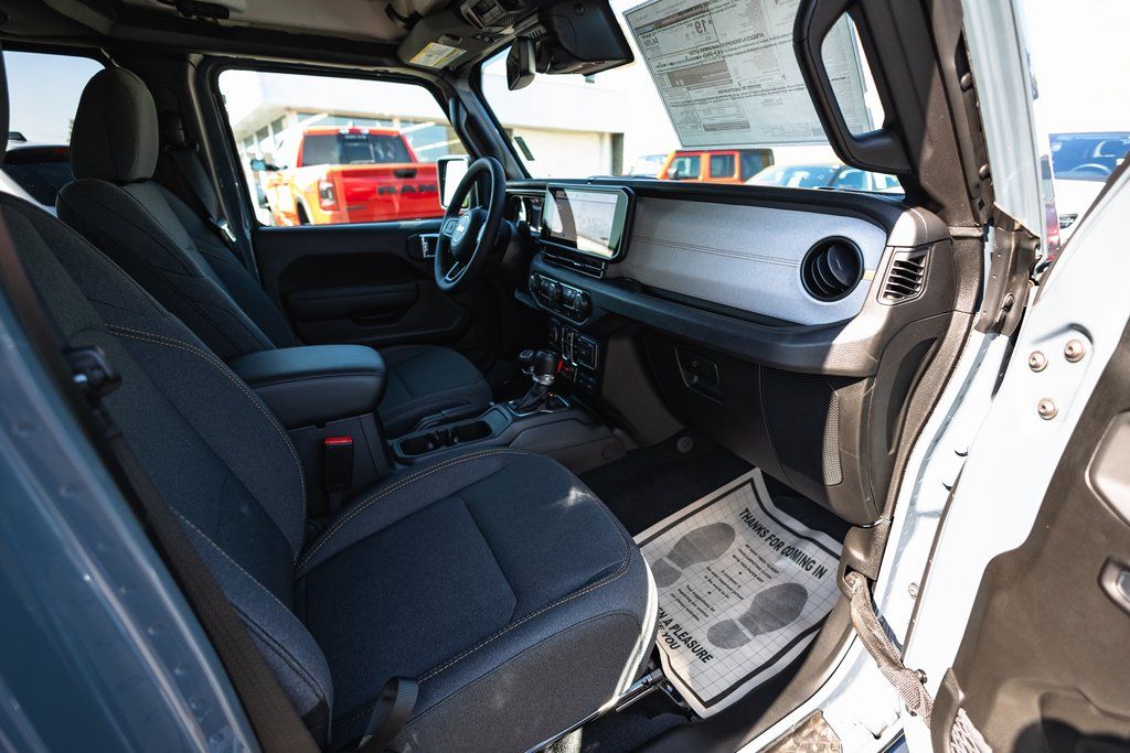 2025 Jeep Gladiator Willys thumbnail 24