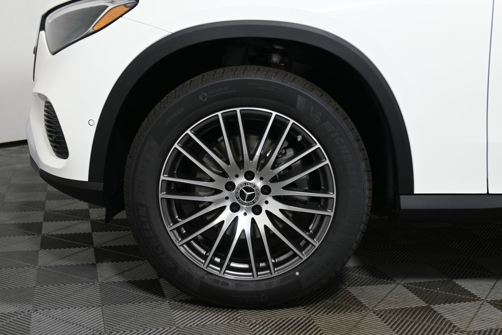 Thumbnail: 2026 Mercedes-Benz GLC - 11