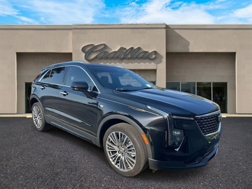2024 Cadillac XT4 Premium Luxury FWD