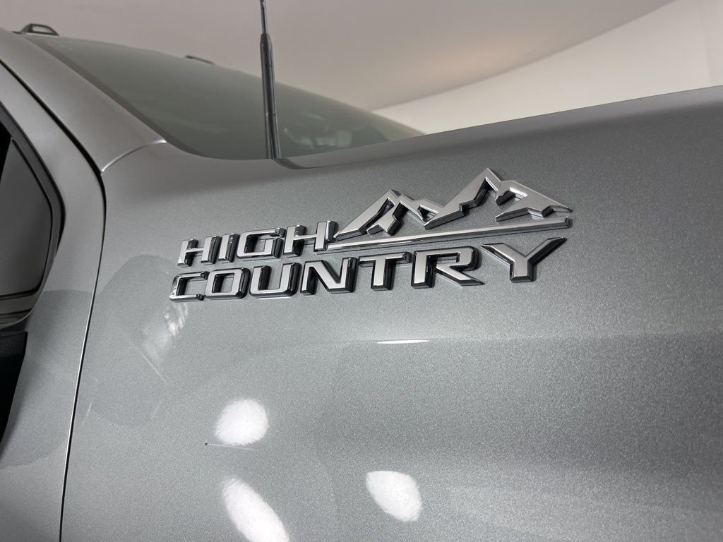 2025 Chevrolet Silverado 2500 High Country 3