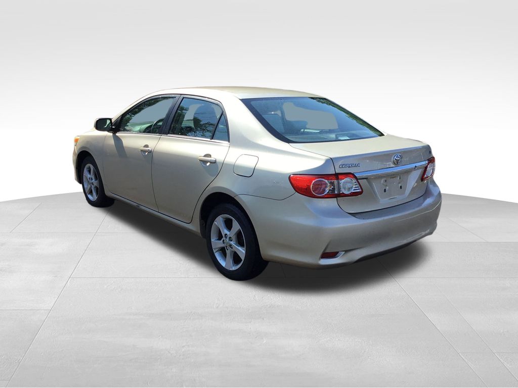 Thumbnail: 2011 Toyota Corolla - 3