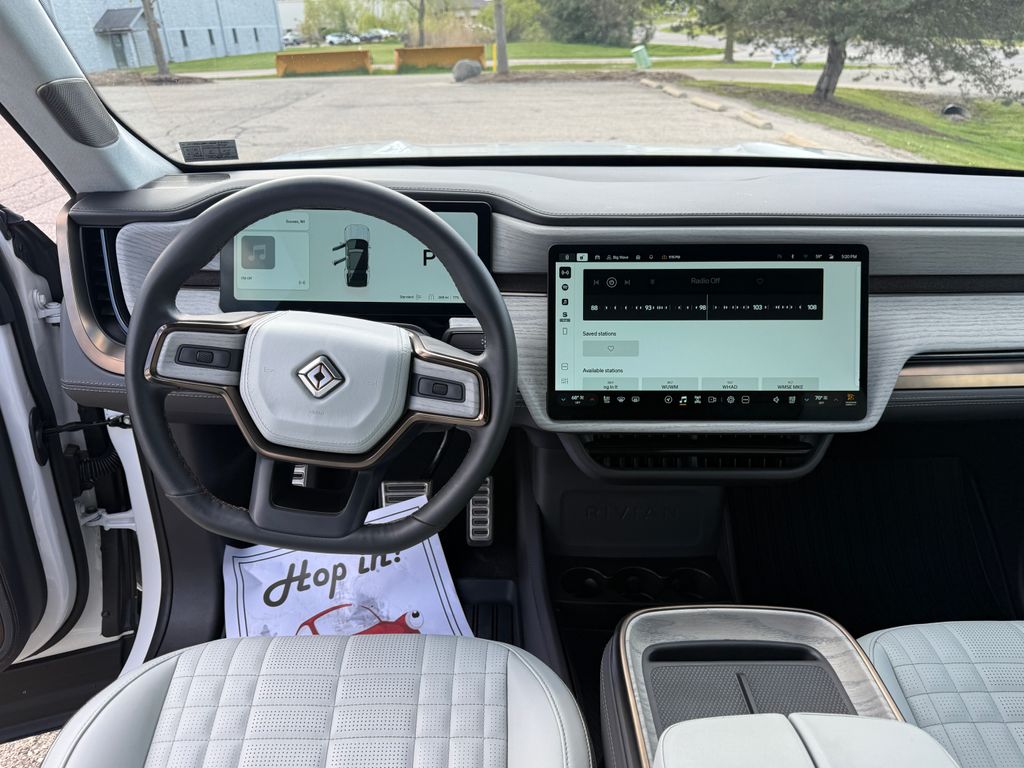 Rivian R1S