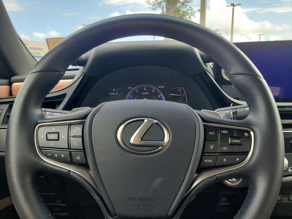 used 2025 Lexus ES car, priced at $44,998