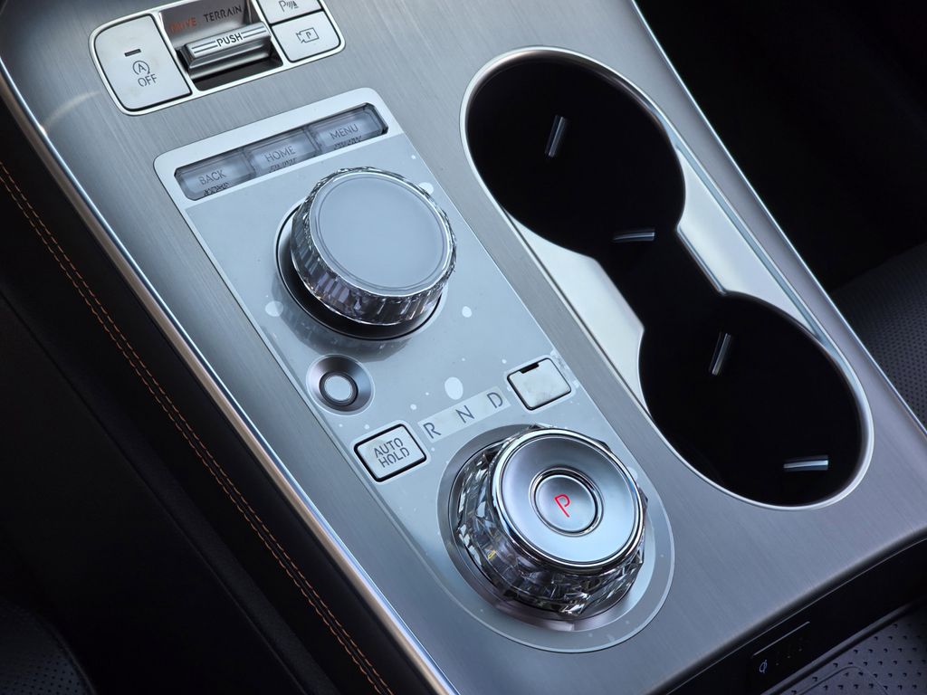 2026 GENESIS GV70 Sport Advanced - Photo 17