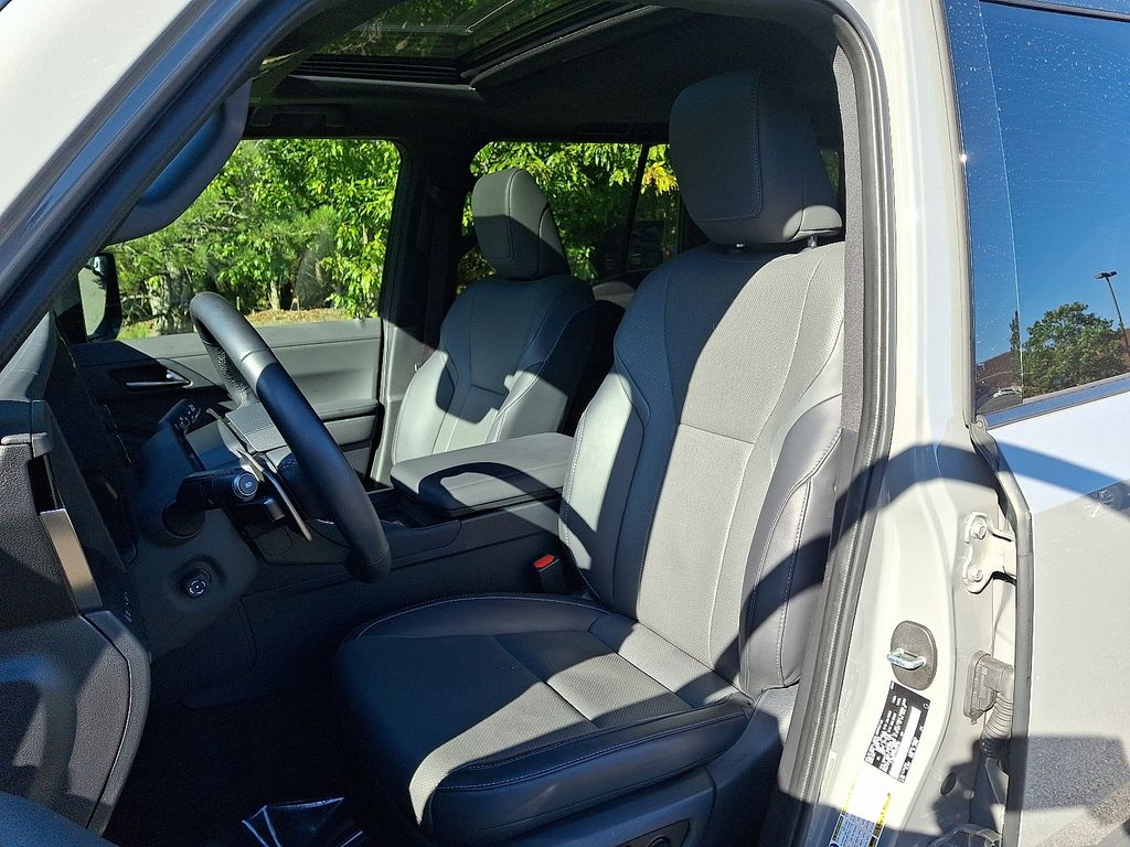 Thumbnail: 2024 Lexus GX - 13