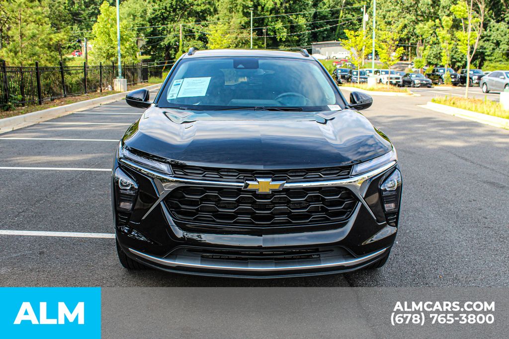 Used 2025 Black Chevrolet LT image 10