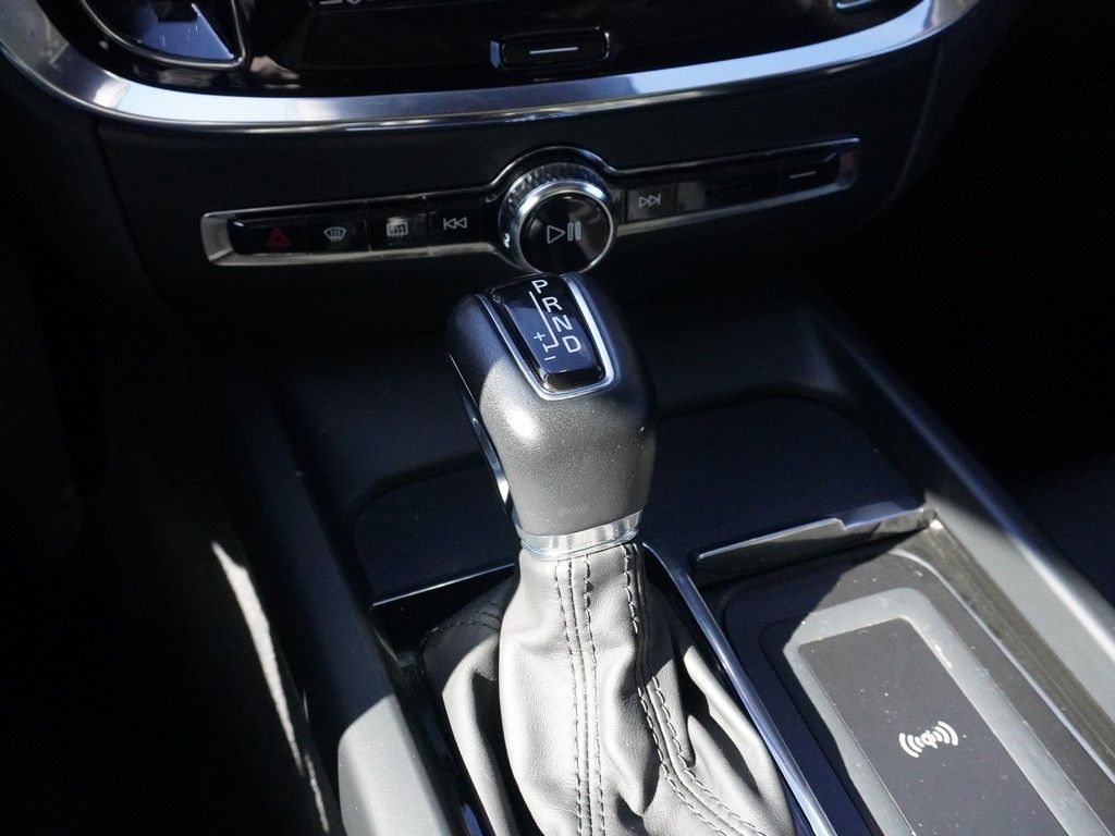 Used 2020 Gray Volvo T5 image 49
