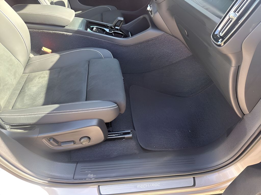 Used Car 2023 Volvo Xc40 Recharge Pure Electric  Ultimate For Sale Under $35,000 In Austin, Texas