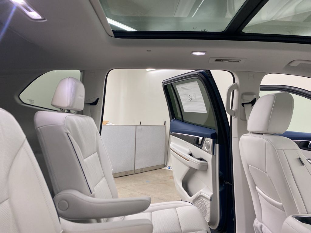 2025 Buick Enclave Avenir photo