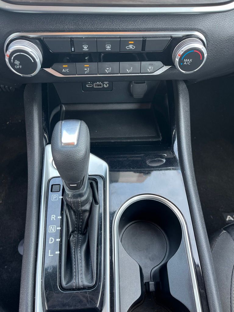 2024 Brilliant Silver Metallic Nissan Altima 2.5 SV FWD Sedan