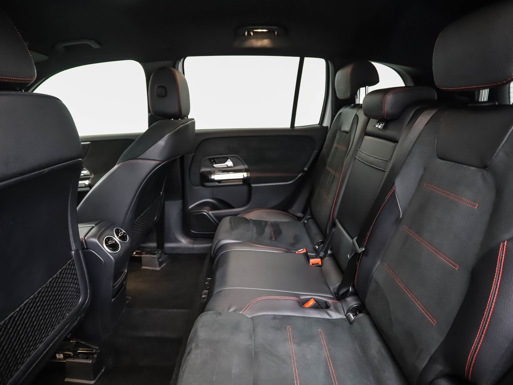 Thumbnail: 2021 Mercedes-Benz GLB - 21